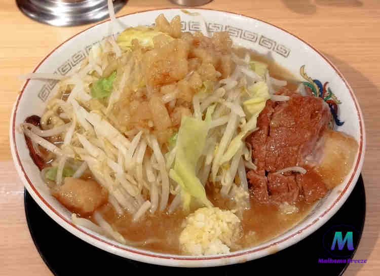 ラーメン豚山 小ラーメン ニンニクアブラカラメの画像
